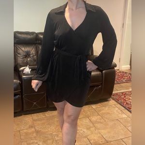 NWT Forever 21 Faux Wrap dress ✨